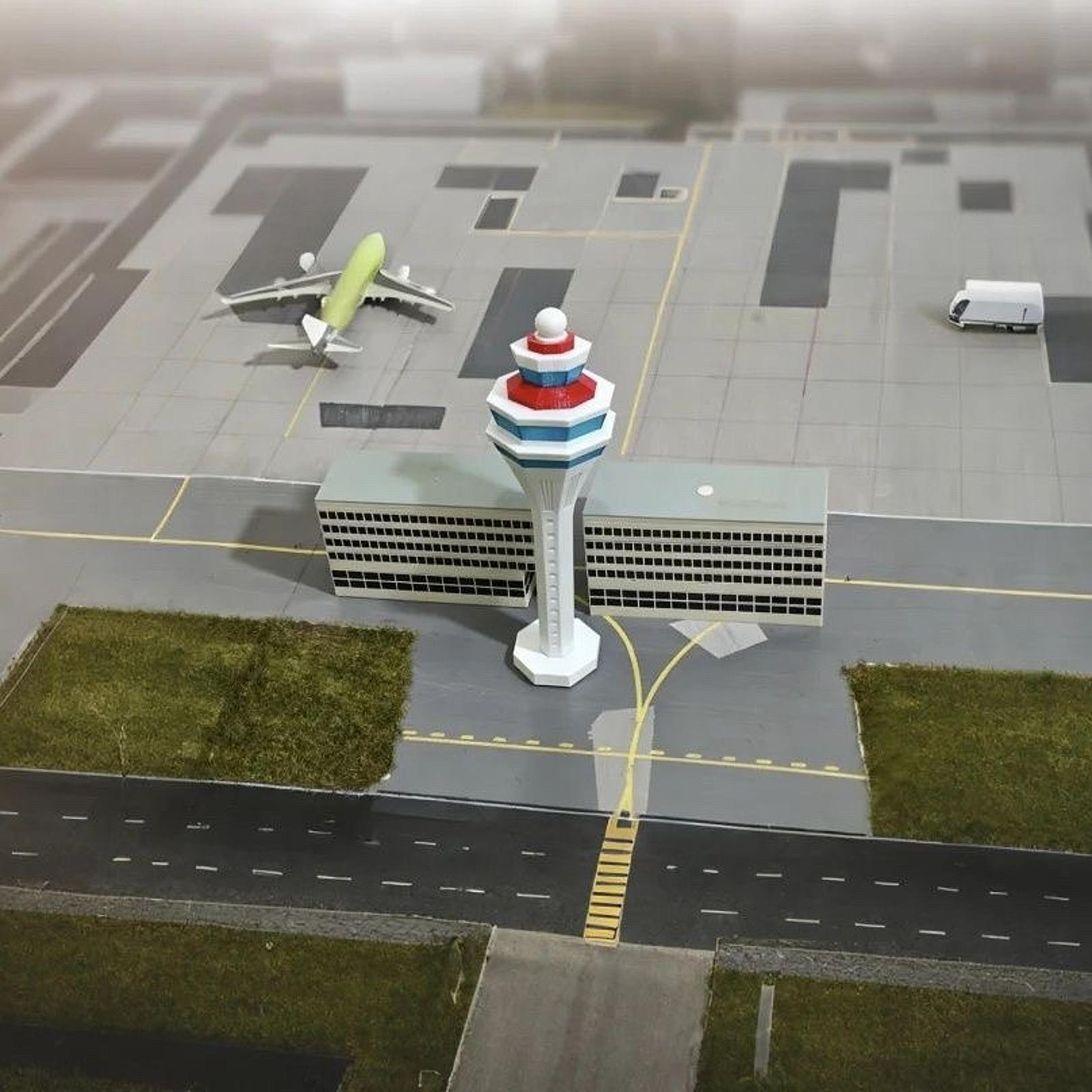 1:400 Airport Control Tower Mo - огляд і ціна Home Office Simulator